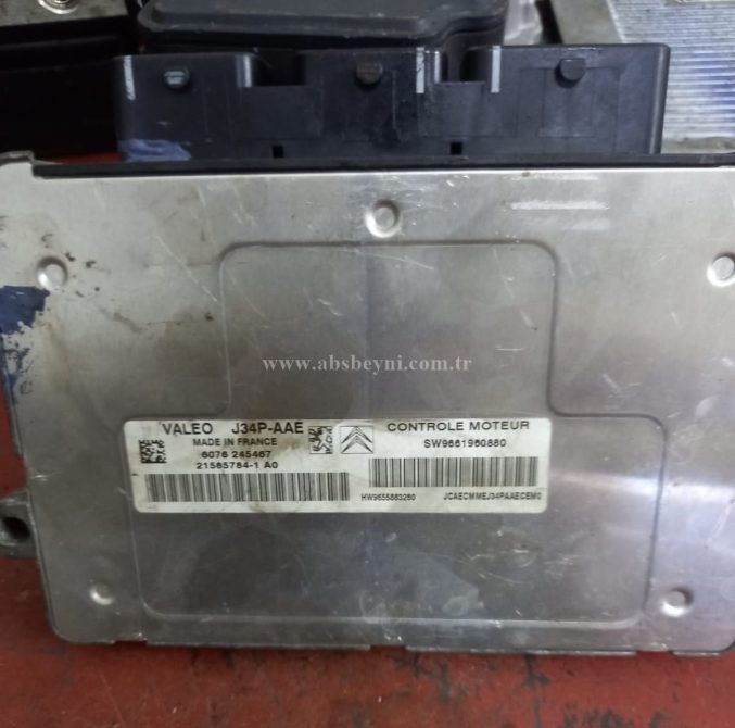 Peugeot 206 1.4 Motor Beyni Çıkma ECU (Valeo) HW9655883280, SW9661960880, J34P-AAE, J34PAAE, 21585784-1 A0, 215857841 A0, 215857841A0, 21585784