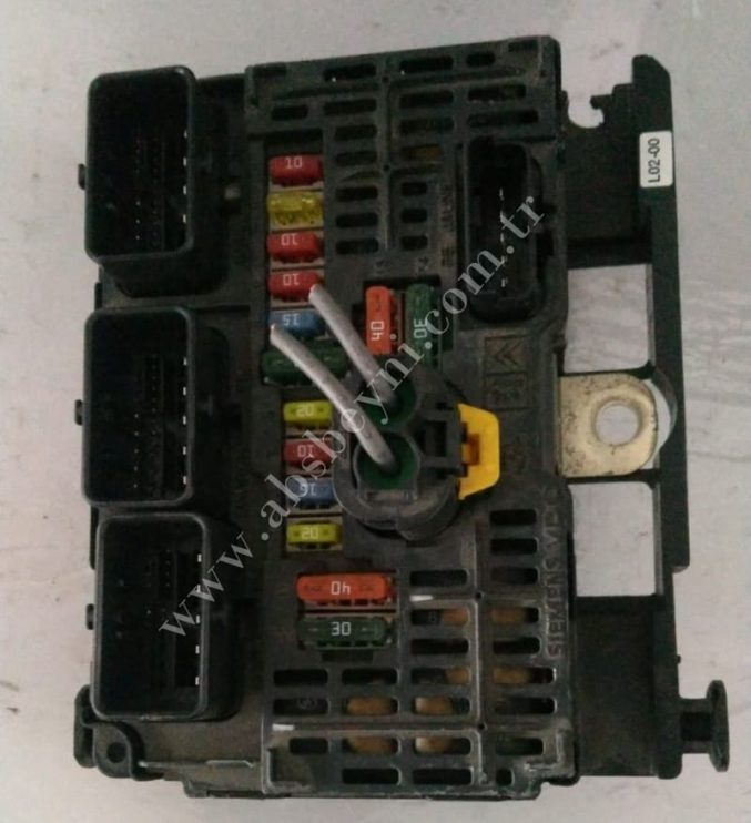 BSM L02 00 9661682680 S118983002 P kodlu Peugeot Sigorta Kutusu Tablası