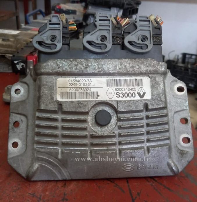 Renault Megane 1.6 Motor Beyni Çıkma ECU 21584029-7A, 215840297A, 21584029, 8200283924, 8200242405, S3000