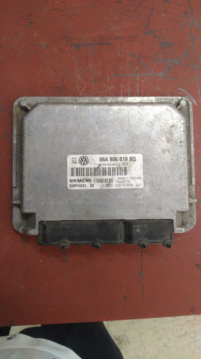 VW Golf Bora Seat 1.6 AKL Çıkma Motor Beyni 06A906019BQ 06A906019AK 06A906019BC SIEMENS 5WP4441 02