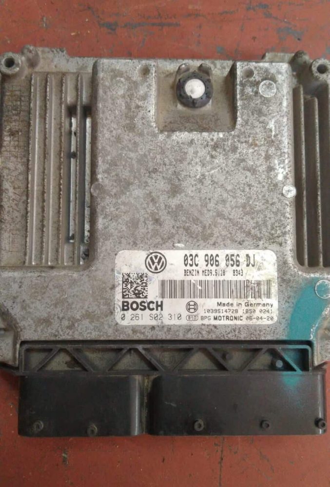 Volkswagen Golf Passat Touran Çıkma Motor Beyni 03C906056DJ 0261S02310 BENZIN MED9.5.10 03C 906 056 DJ 0 261 S02 310 Bosch